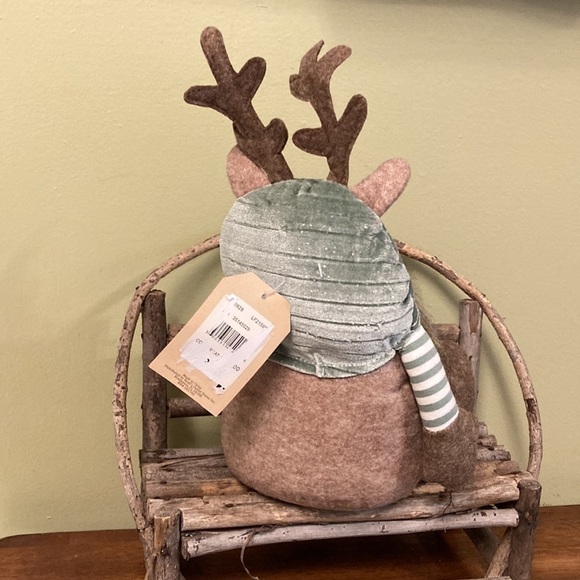 NEW WOODLAND COTTAGE FELTED REINDEER CHRISTMAS GNOME with Beanbag Bottom - Picture 5 of 9
